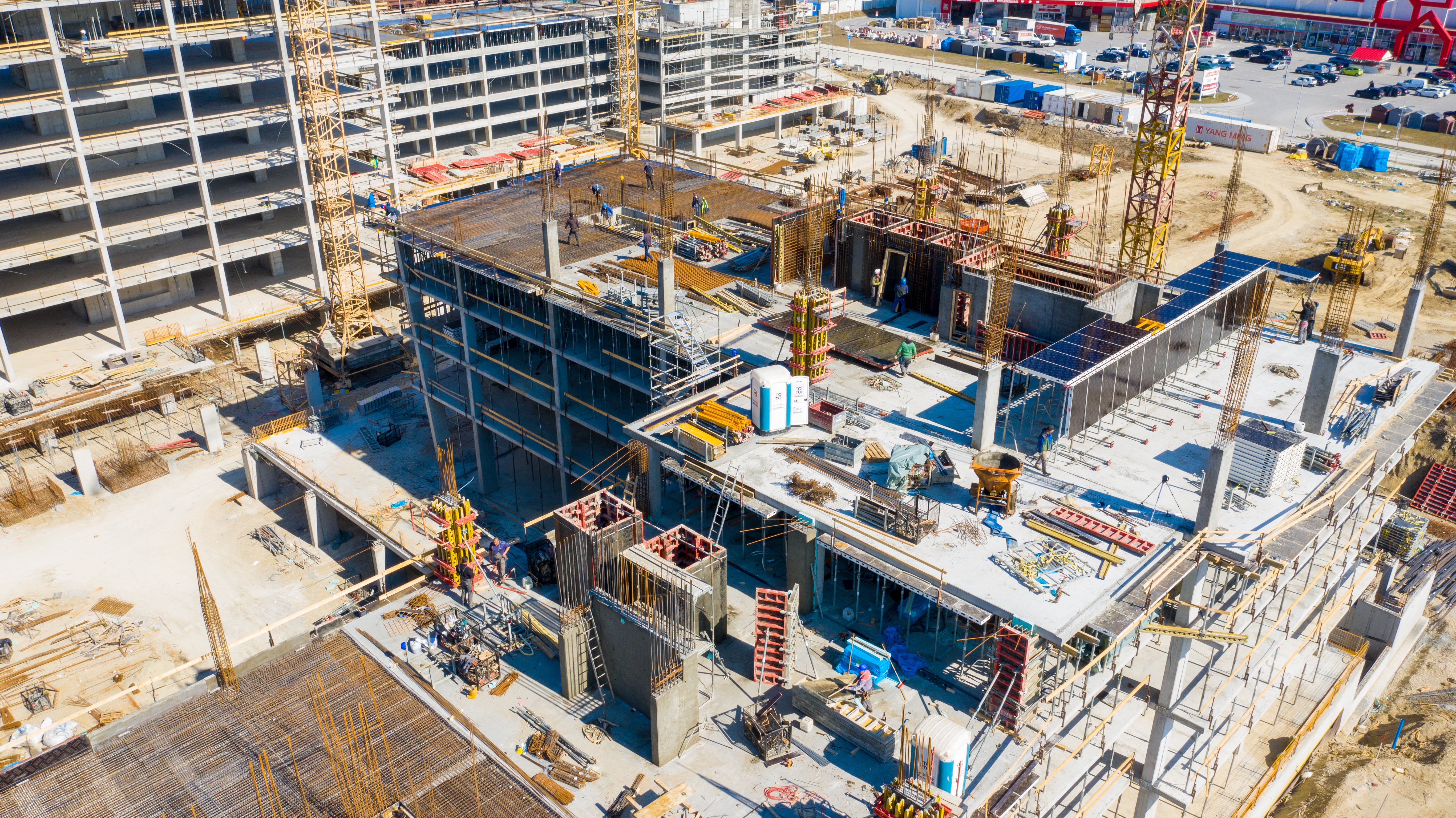 Primjena odabrane tehnologije na jednoj etaži, oplata stropova SKYMAX, oplata stubišta i jezgri dizala TRIO 330, oplata stupova VARIO GT24.