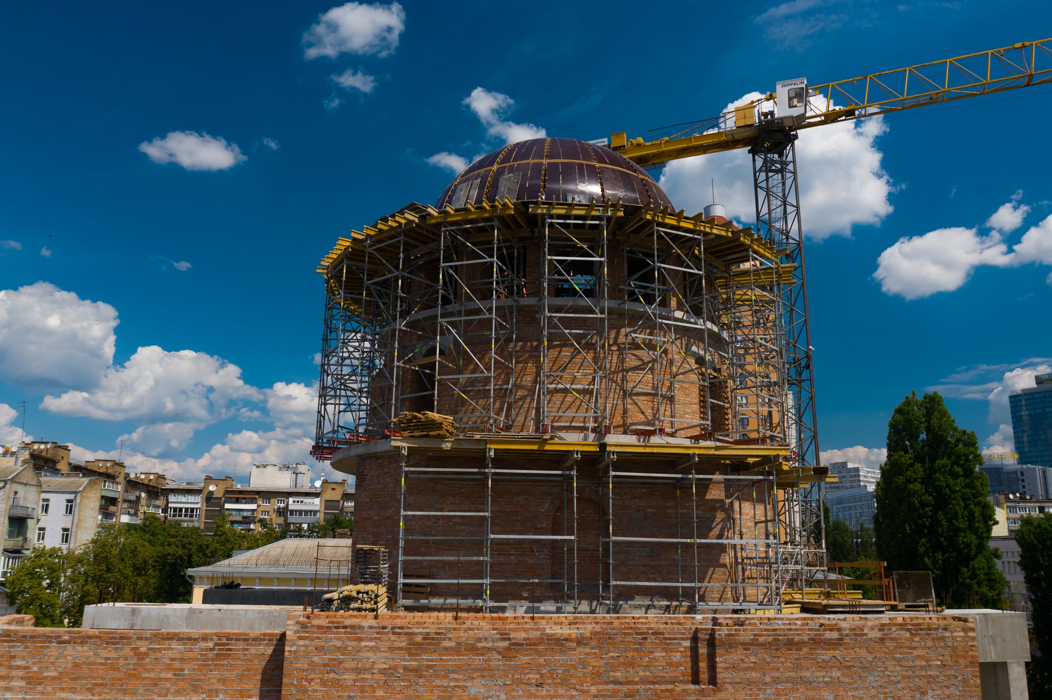 Монтаж опалубки під центральний купол