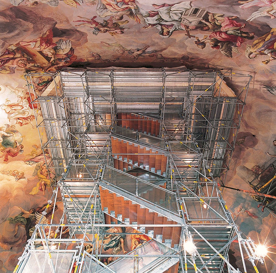 The cantilevered working platform as seen from the visitors platform.