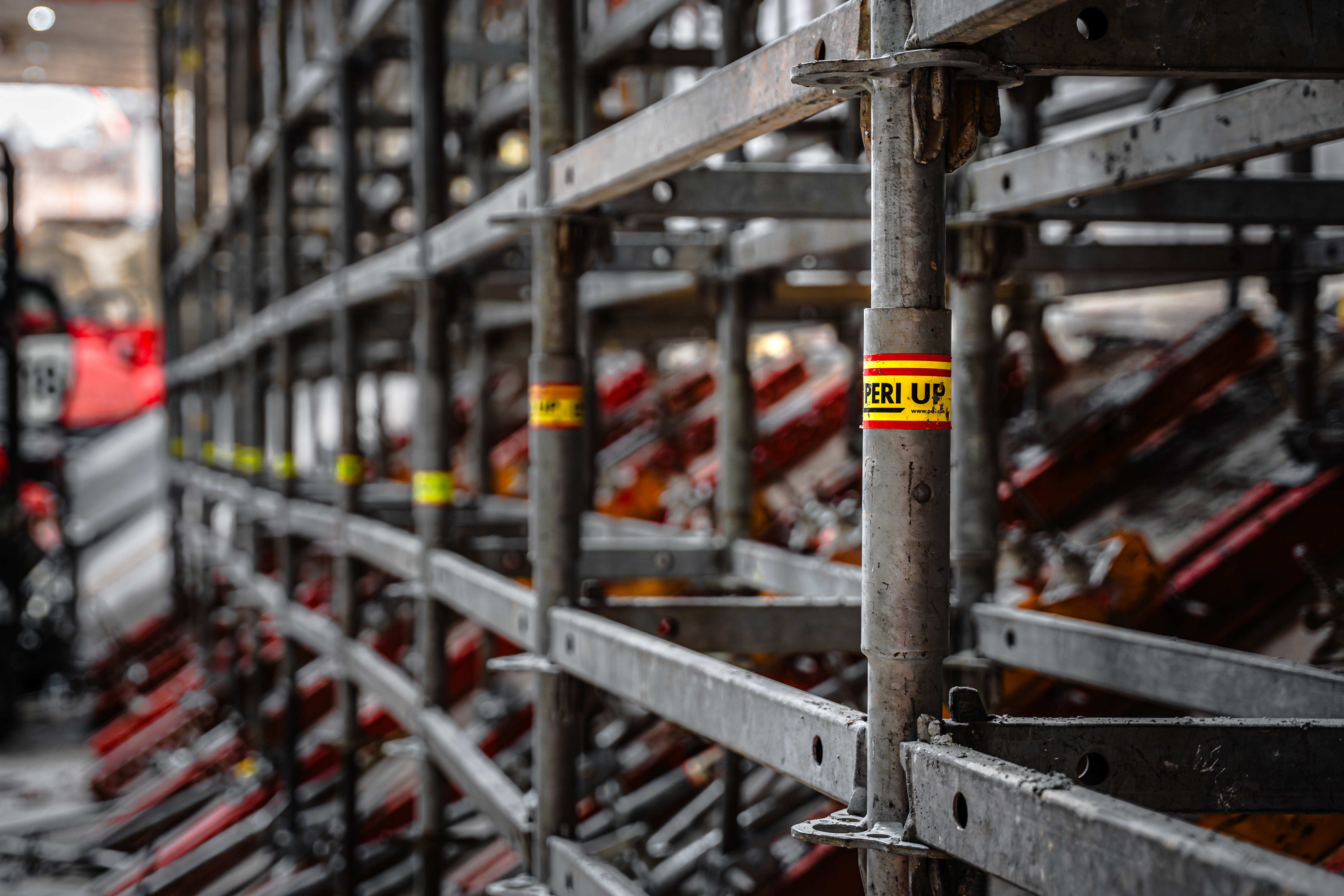 PERI UP Flex, конфигурирано за стъпване върху наклонена основа.