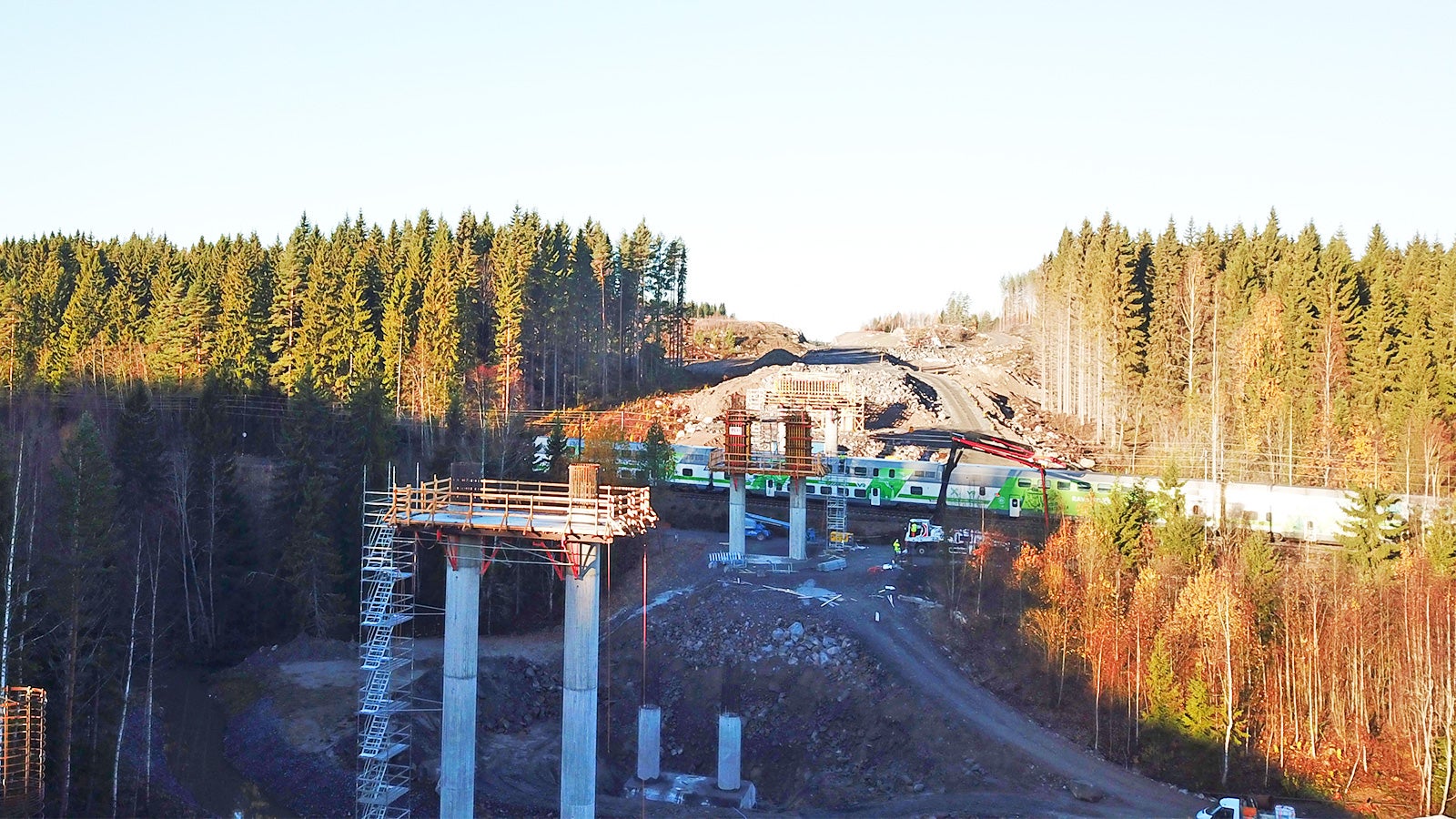 Pilarit työn alla lokakuussa 2018.