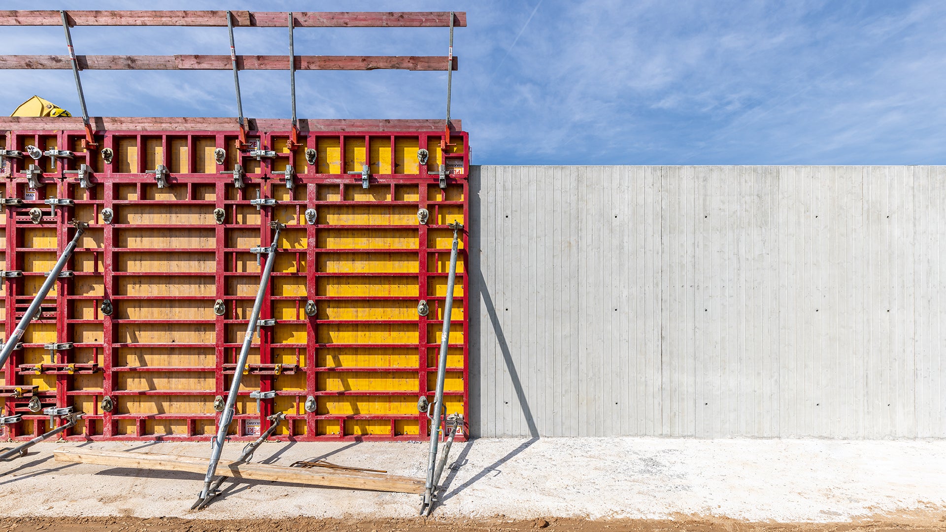 Sehenswerte Sichtbetonergebnisse mit effizienter Arbeitsweise – dank Zusammenspiel aus gemeinsam erarbeitetem Schalungskonzept und gut koordinierten Ausführungsabläufen.