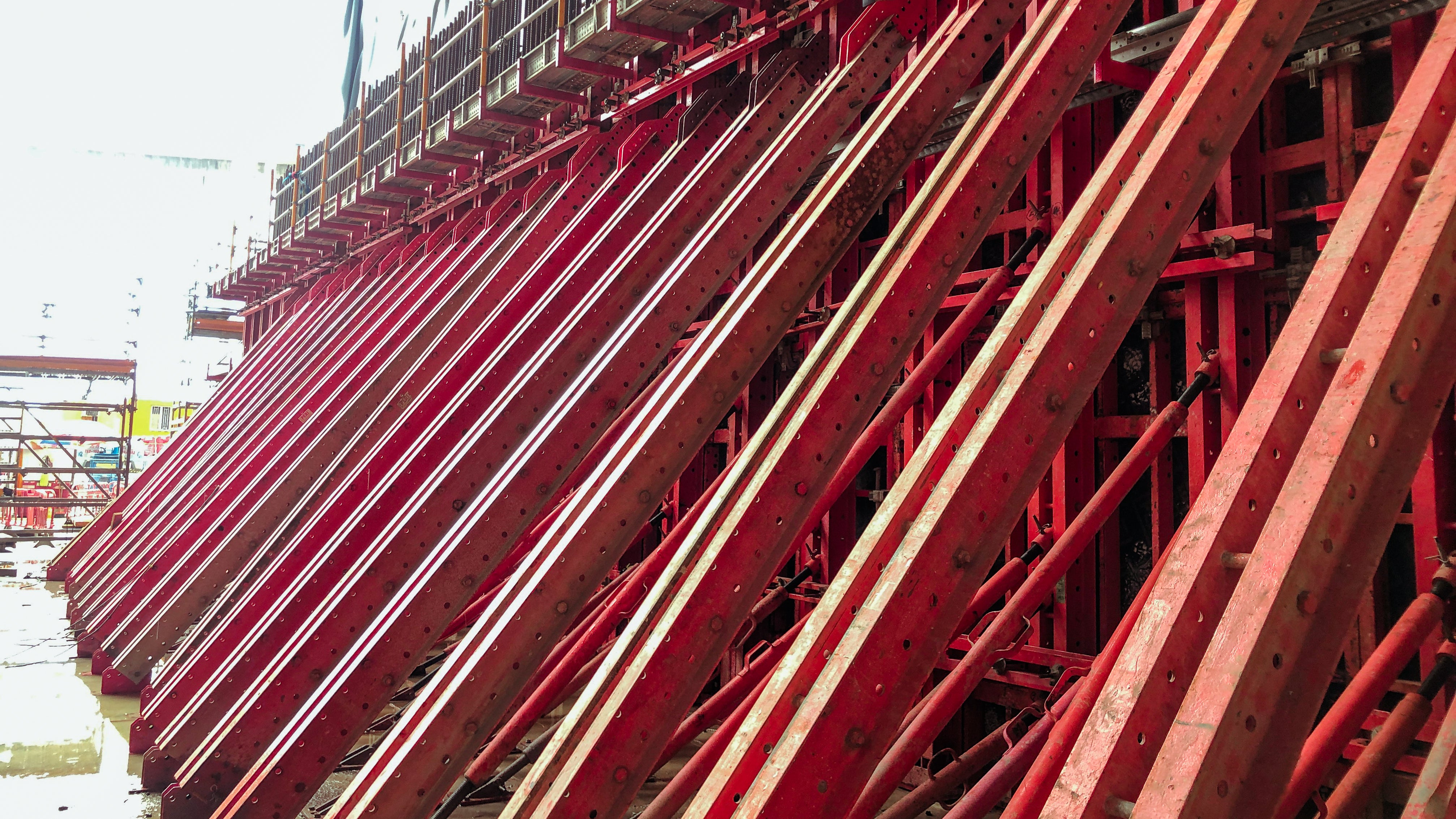 TRIO single-sided formwork solution on cavern lining with VARIO accessories.