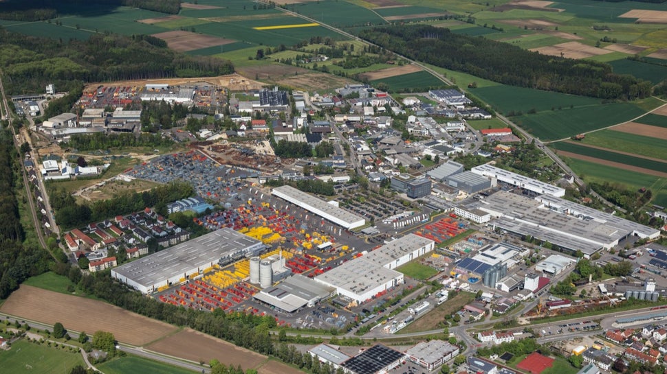 Richtungsweisende und wirtschaftliche Schalungs- und Gerüstlösungen