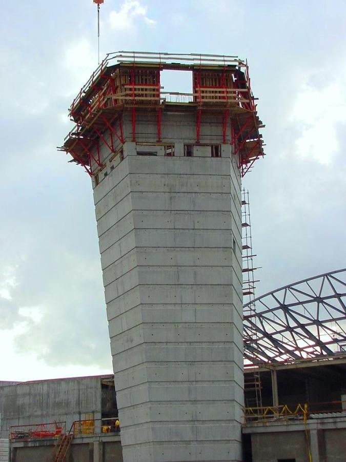 תבניות מסוג ואריו ליציקת קירות בטון אדריכליים