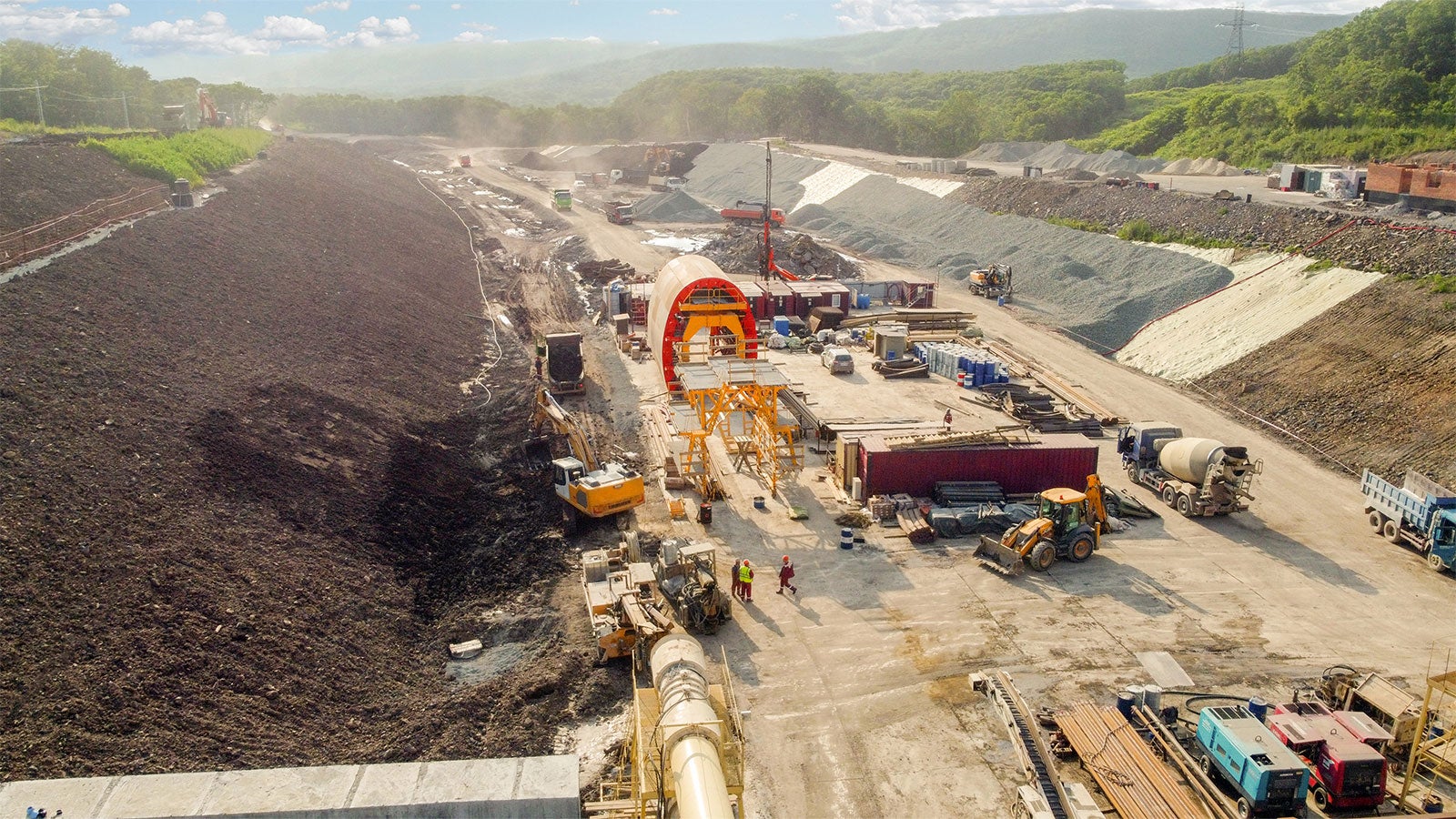 Работы проводятся в неустойчивых горно-геологических условиях