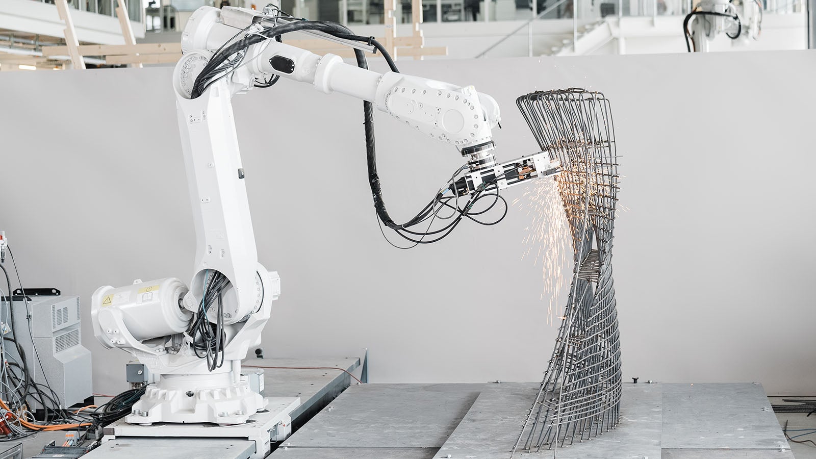Die MESH Technologie ist eine robotergestützte Technologie zur effizienten und kostengünstigen Herstellung komplexer Stahlbetonteile. (Foto: MESH AG)