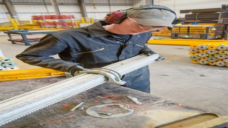 The PERI cleaning and repair service ensures optimal material characteristics according to defined quality criteria.