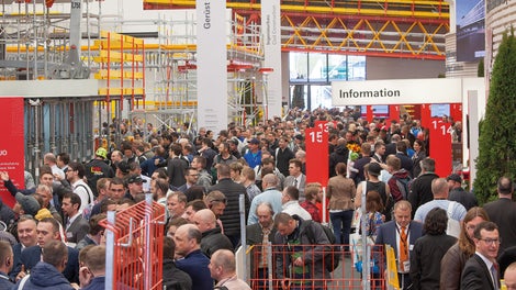 On the most well-attended days of the fair, it was almost impossible to find a way through the PERI exhibition hall.