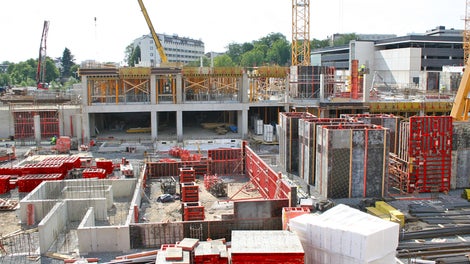 Seinien ja pilareiden muottitöissä käytettiin PERI TRIO -seinämuottijärjestelmää.