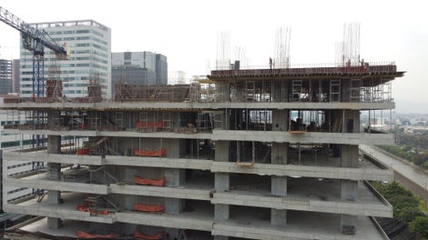 Sistemas de encofrado LIWA y HANDSET ALPHA para muros, pantallas y columnas.