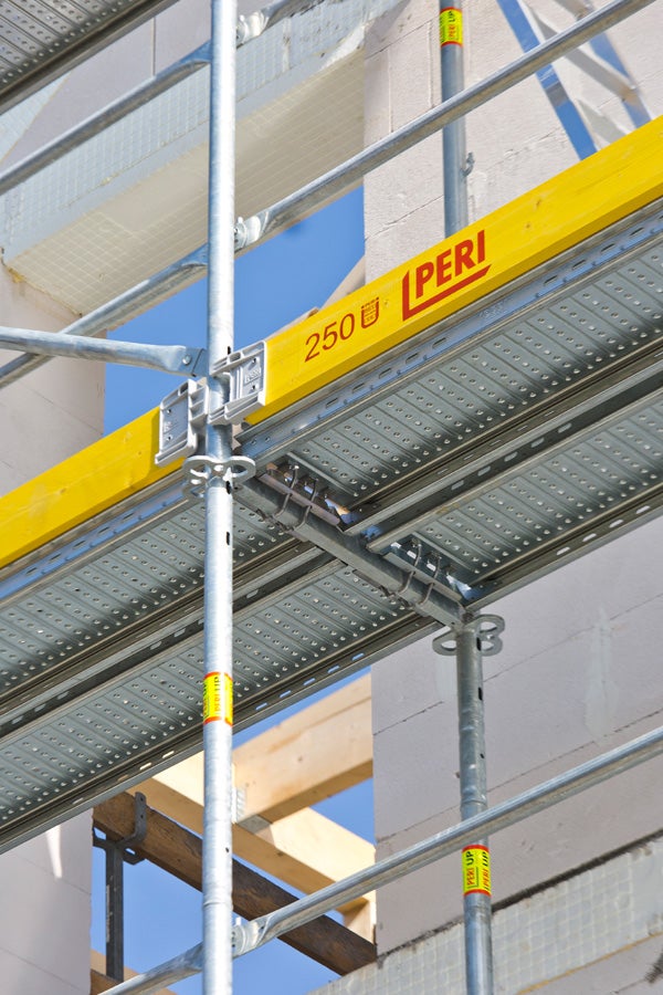 The longitudinal slot of the rail is mounted on the guardrail with the bolt and locked in place by twisting.