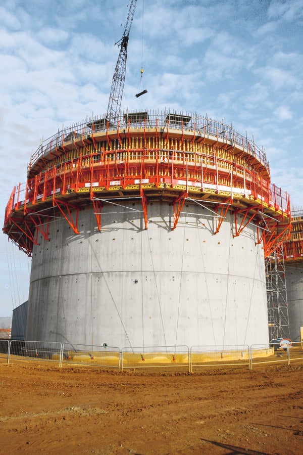 a través del ajuste flexible de radios internos de pared de 1,00 m y mayores