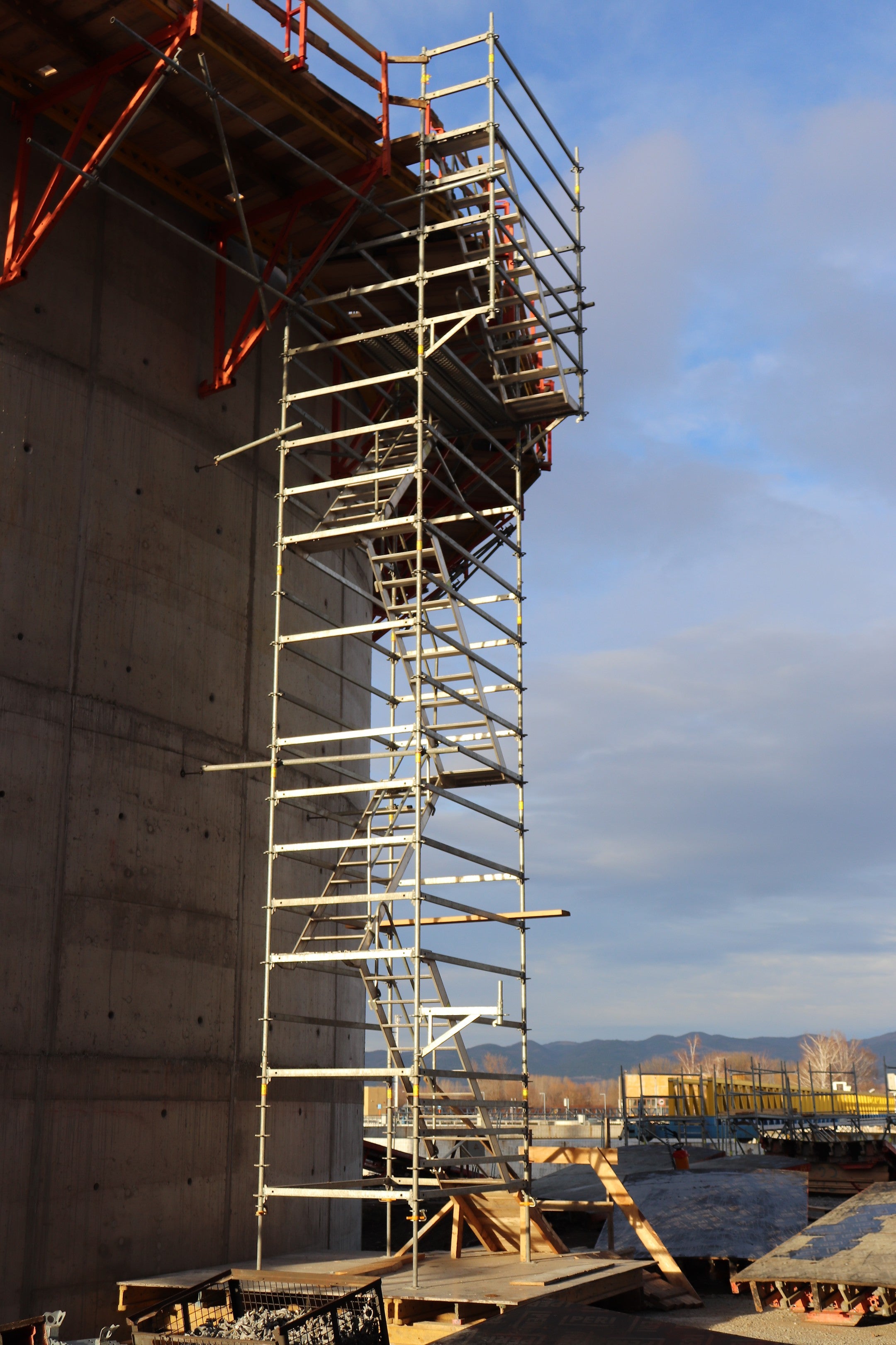 Стълба за достъп от модулна система скеле PERI UP Flex