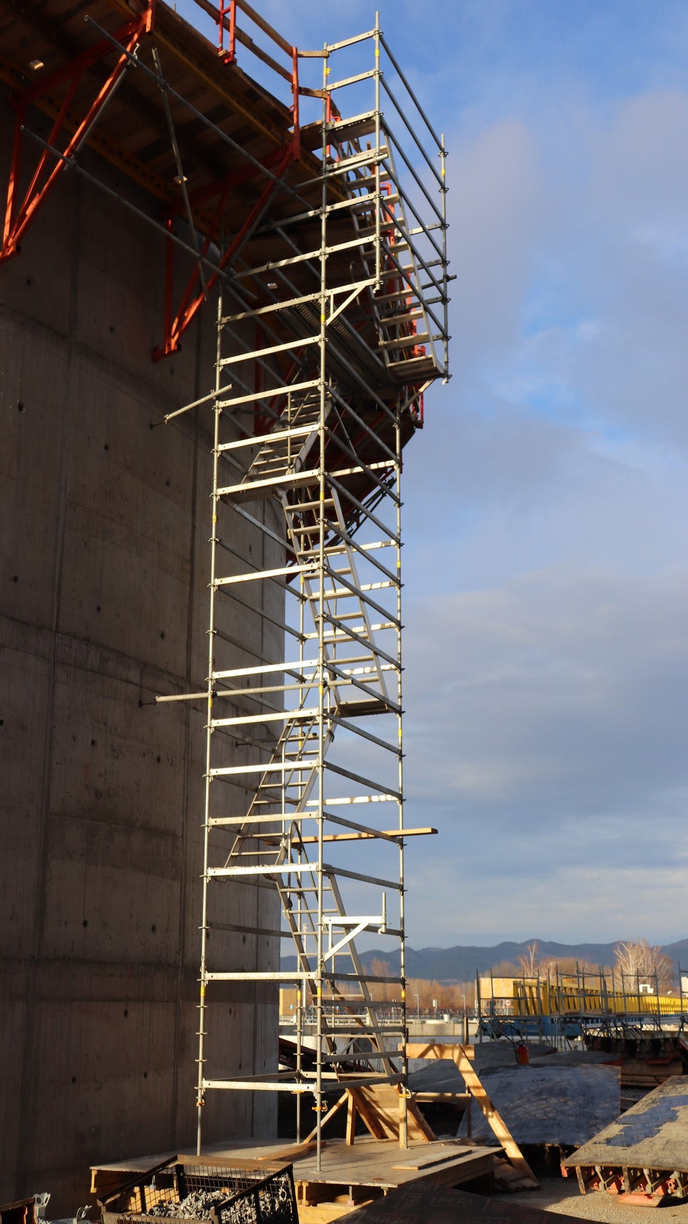 Стълба за достъп от модулна система скеле PERI UP Flex