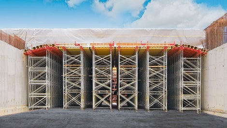 上图中 PD8系统作为该隧道项目中1.5米厚楼板的承载支架。