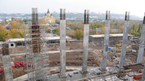 При расчете опалубочных конструкций учитывались сильные ветровые нагрузки.