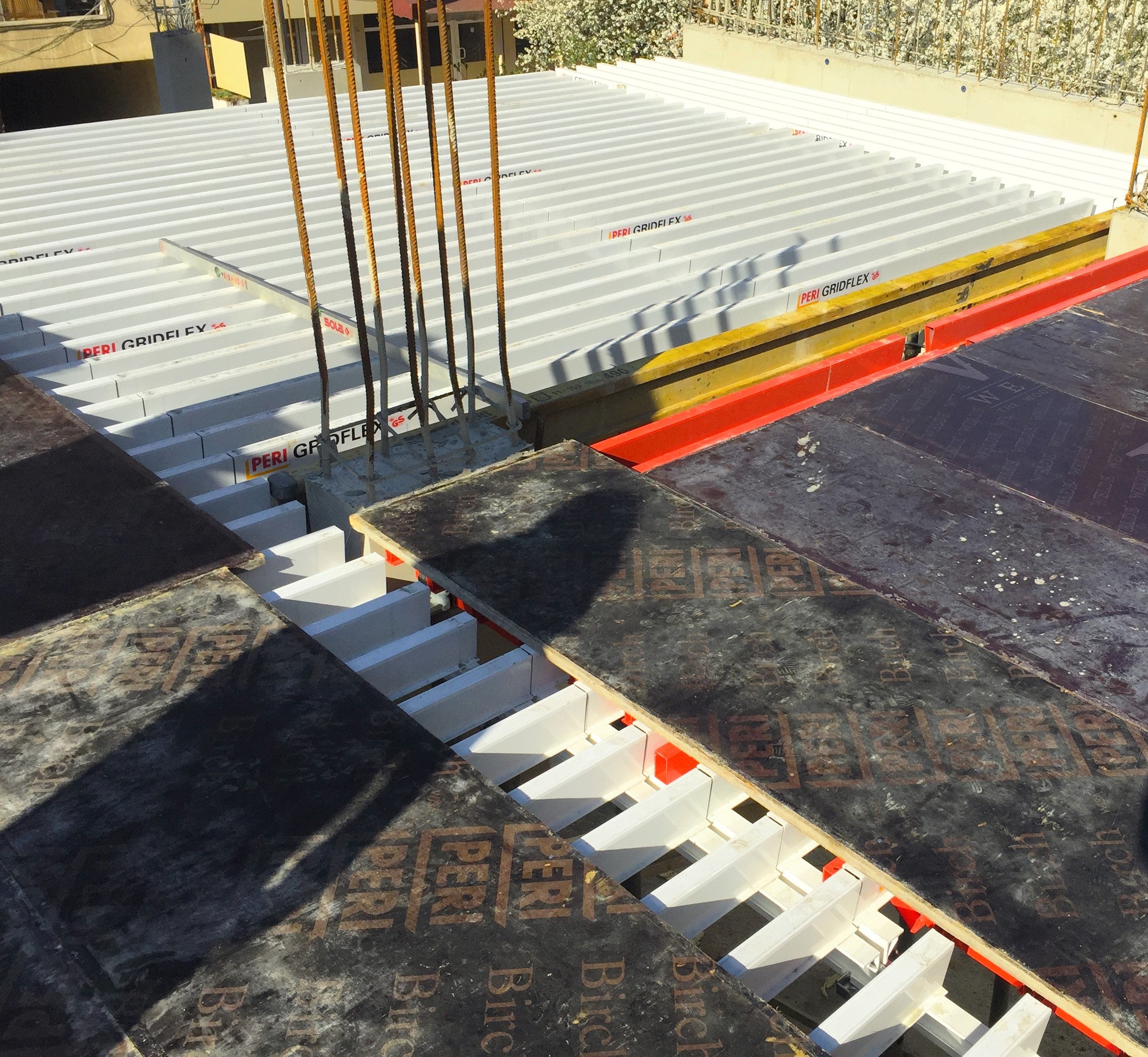 Изкърпване около колона - система GRIDFLEX