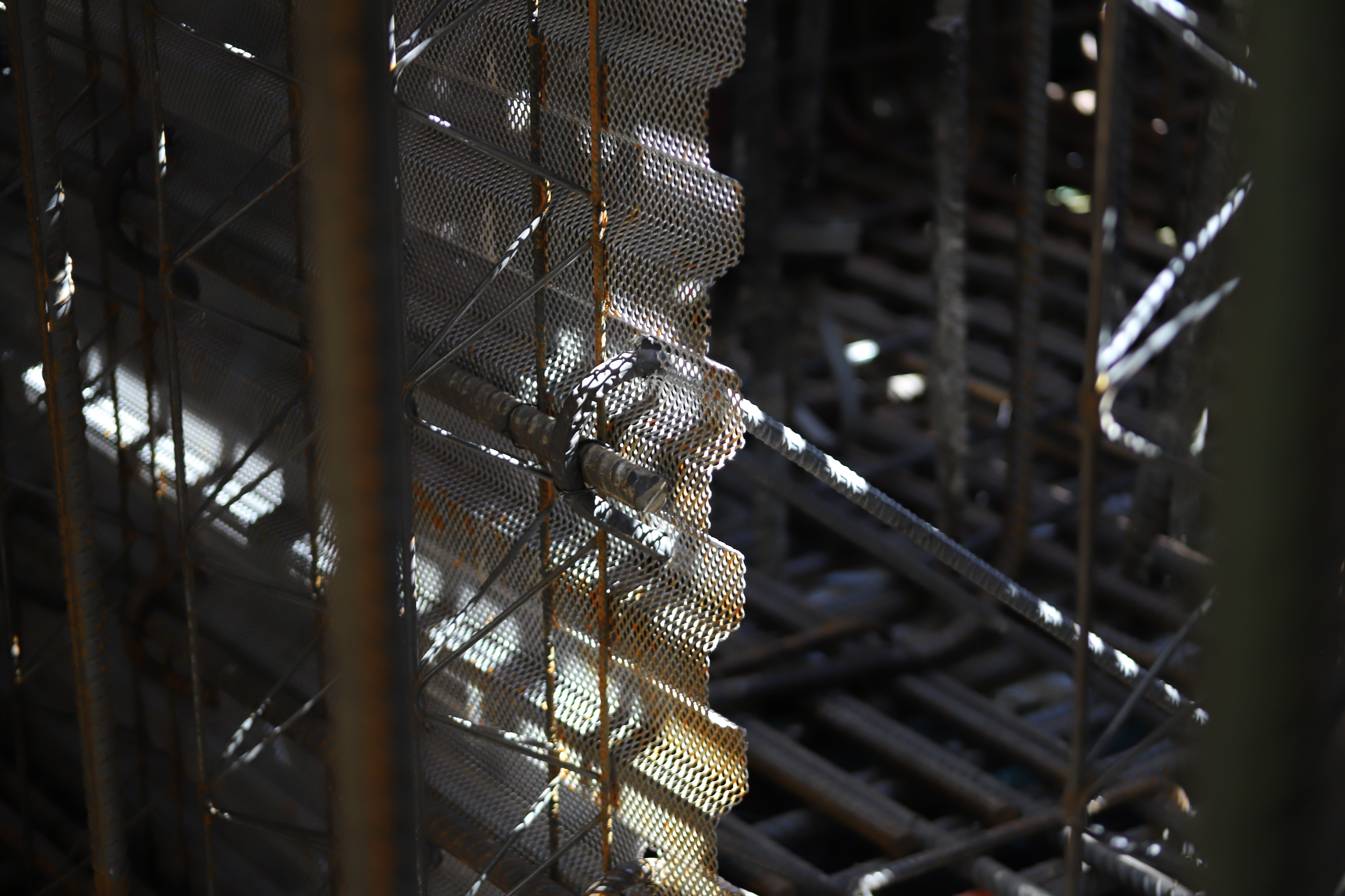 Using permanent stopends also helped to reduce material and save vital workspace on site, as external props were not required. 