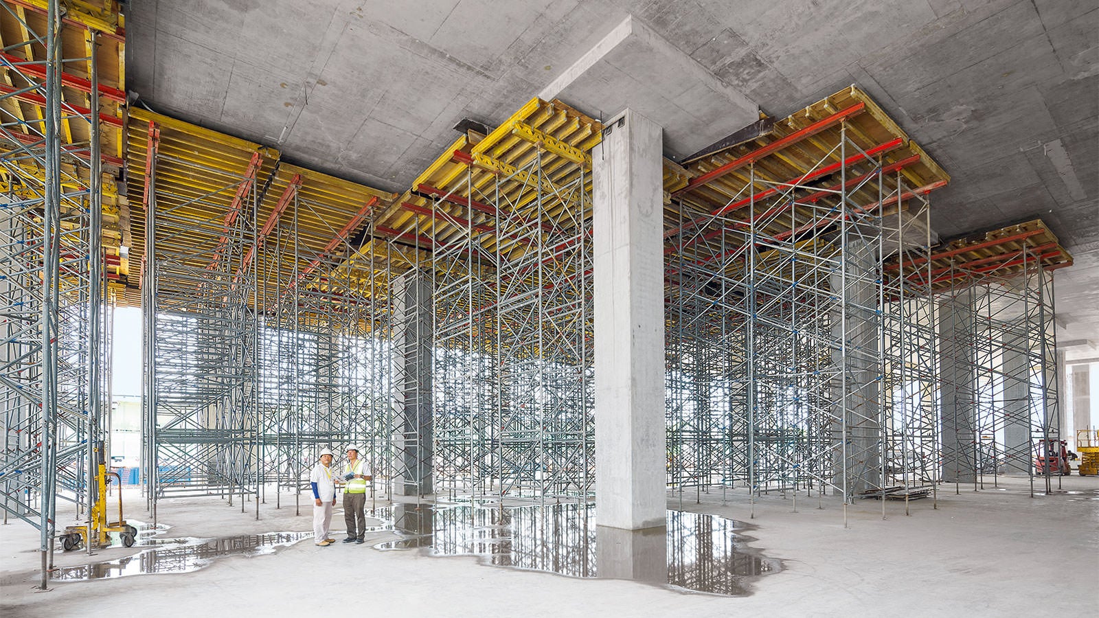 使用R150和R110以及大型的螺杆，保证了在调节范围内可无级调节支架高度。