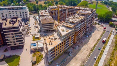 K-District se nalazi nadomak ušća Save u Dunav na mestu nekadašnje industrijske zone.