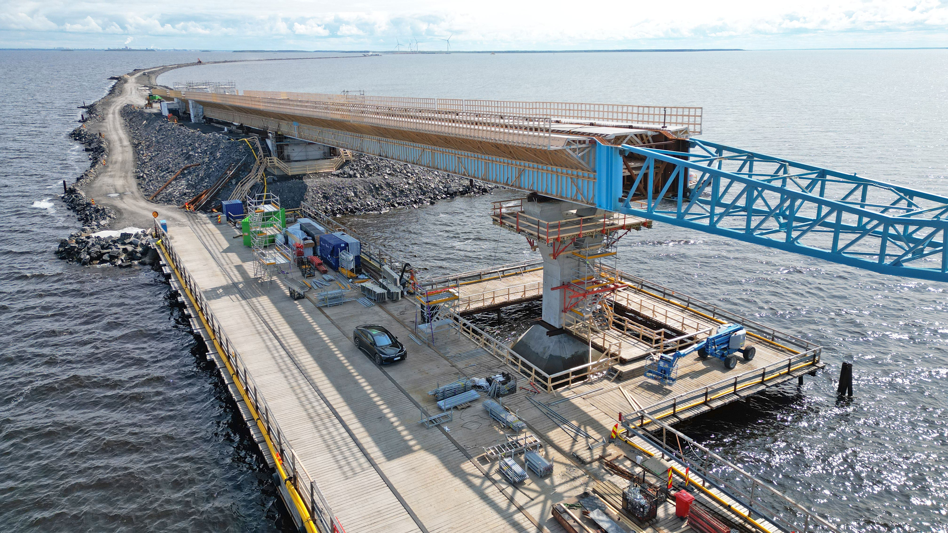 Hailuodon kiinteä yhteys, Huikun silta