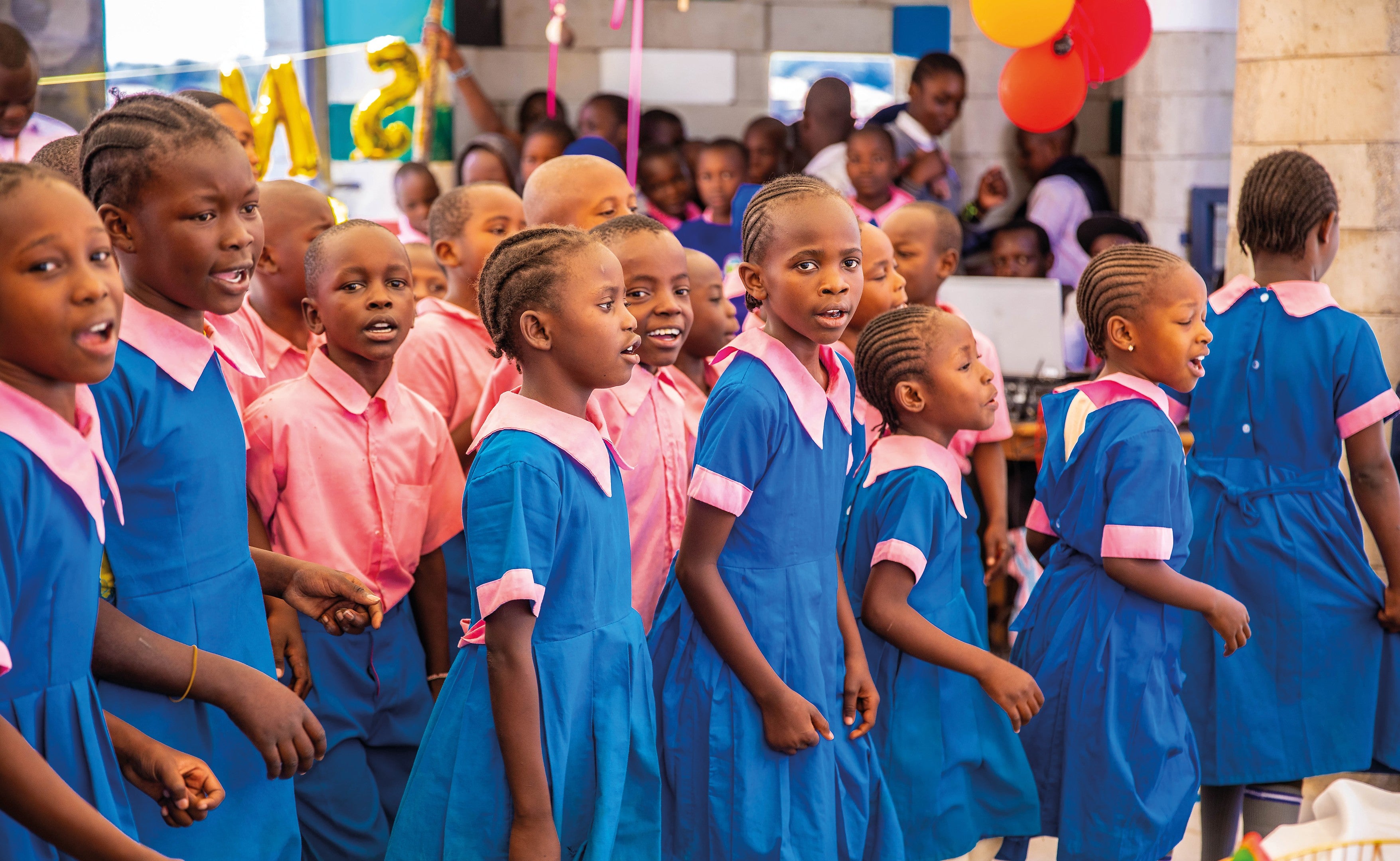 An outpouring of joy: More than 200 children from Kiberia celebrated new prospects for the future at the opening ceremony. (Photo: PERI SE)