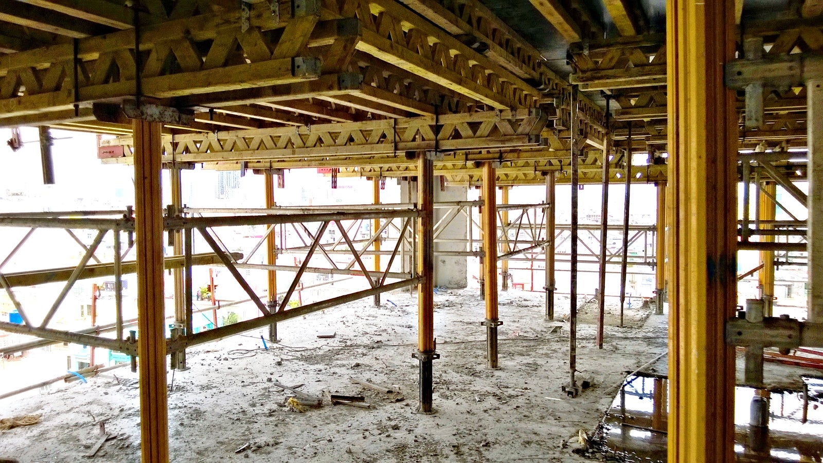 clear working area with PERI Slab formwork
