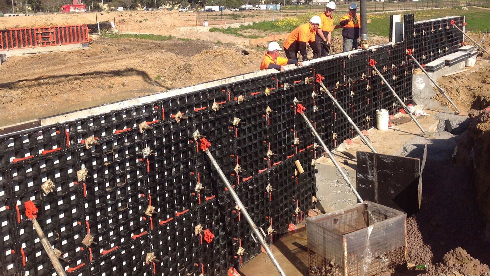 DUO was perfect solution for this project to form the walls quickly. 