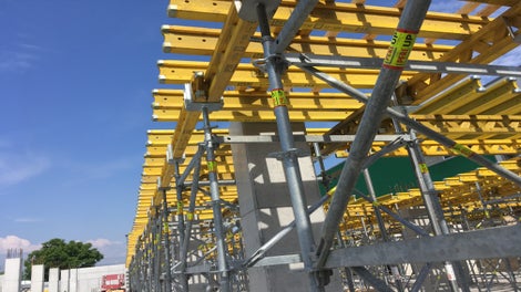 Изграждане на складови помещения към пивоварната на „Пиринско“ в Благоевград - Подпорни кули PERI Up Flex