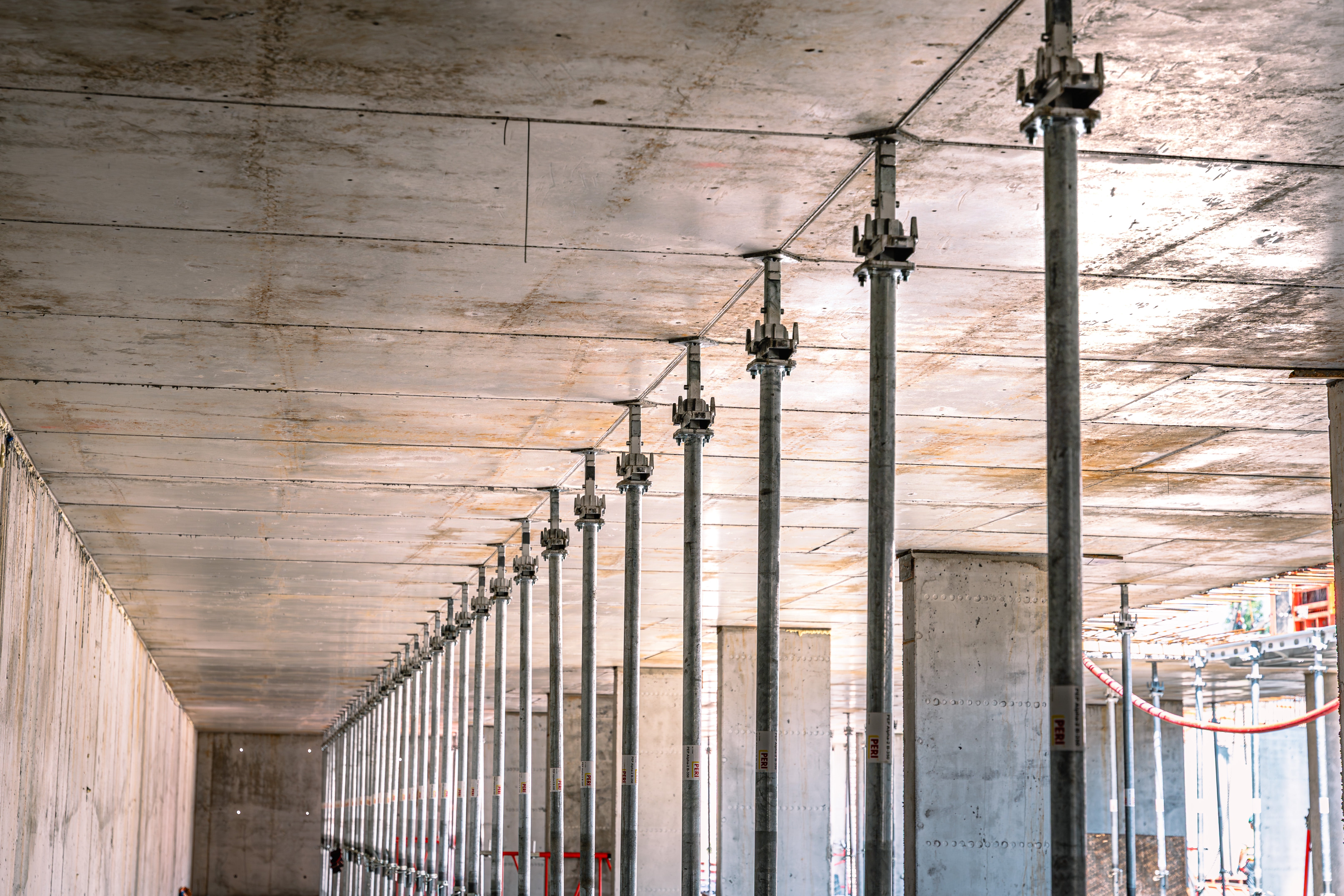 Декофрирана плоча с отличен финиш.