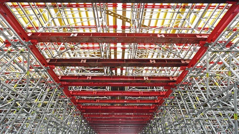 PERI developed an easy-to-assemble and load-bearing falsework construction using the PERI UP Rosett modular scaffolding system.