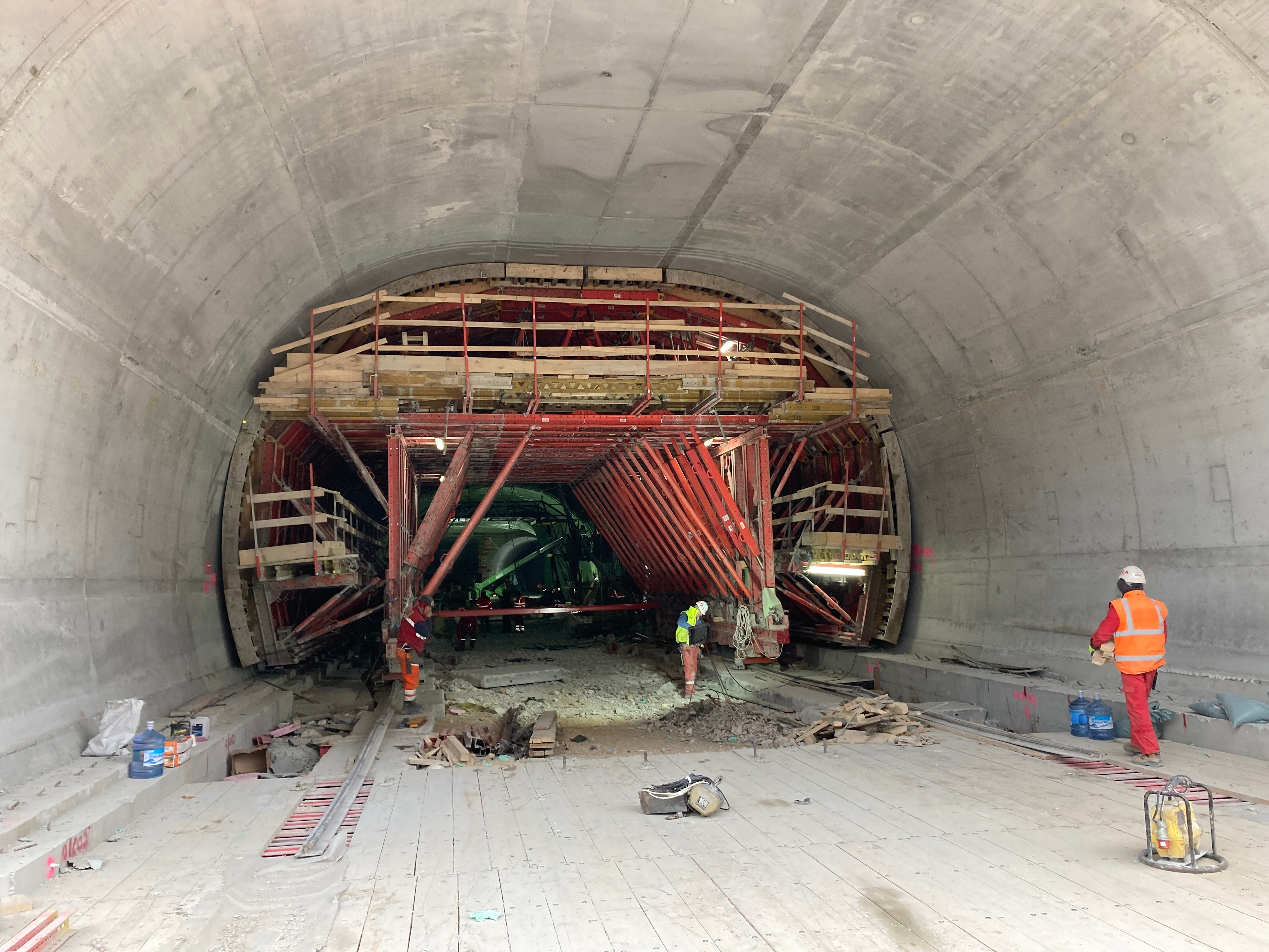 VARIOKIT tunelska oplata za trotračni tunel.