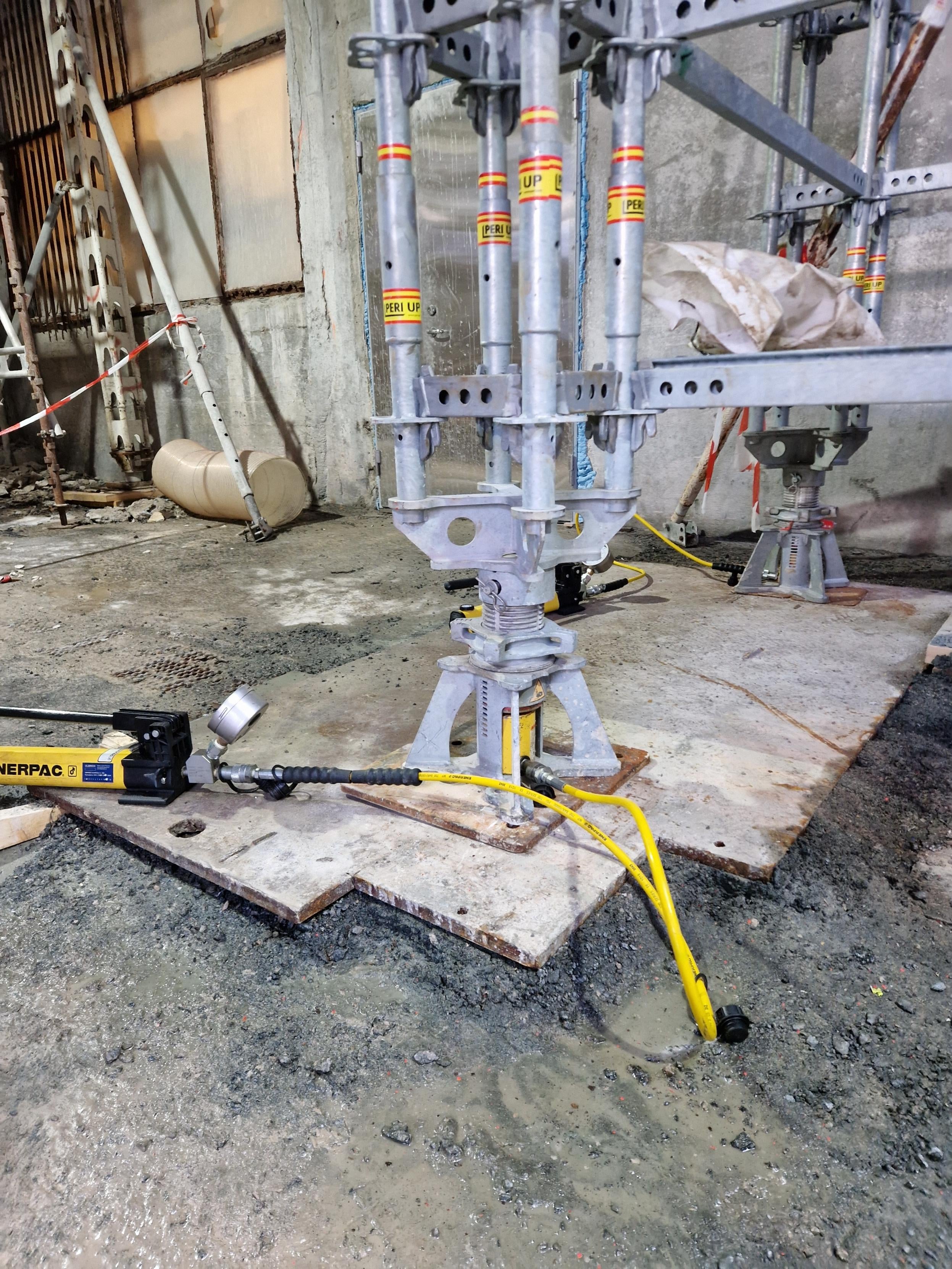 PERI UP Fles Tunglasttårn HD med hydraulisk jekk