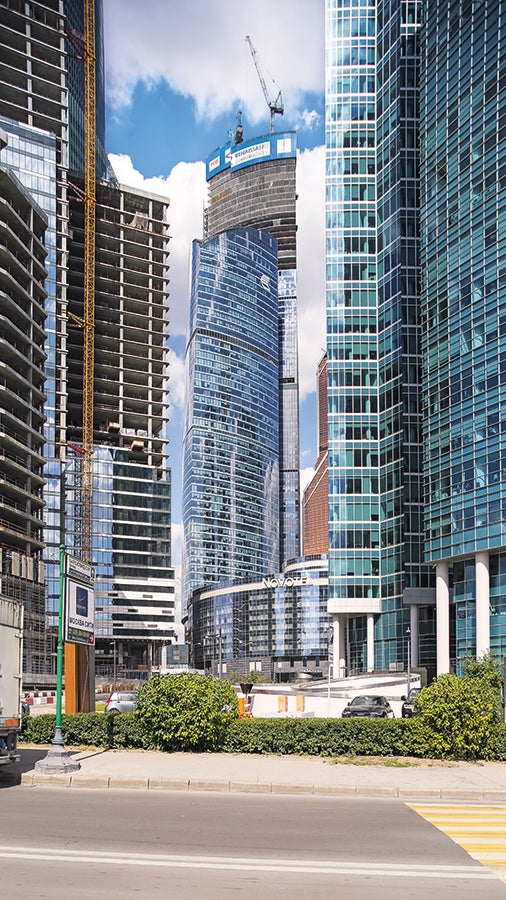 Самый высокий небоскреб в Европе, одна из высоток ММДЦ «Москва-сити» - башня «Федерация» - строилась с использованием оборудования компании PERI: самоподъемной системой опалубки ACS и ветрозащиты RCS.