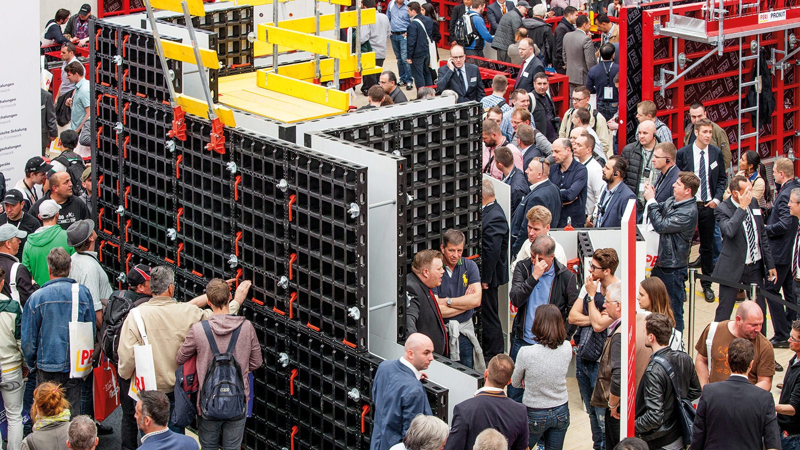 DUO celebrated its world premiere at the international trade fair bauma 2016 in Munich. The innovative product convinces thanks to very lightweight system components and a design focussed on simple application. Furthermore, system components can be used for forming walls, columns and slabs.