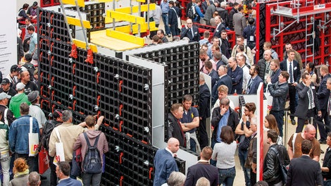 DUO celebrated its world premiere at the international trade fair bauma 2016 in Munich. The innovative product convinces thanks to very lightweight system components and a design focussed on simple application. Furthermore, system components can be used for forming walls, columns and slabs.