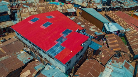 The first successfully completed project with TwistBlock Moulds: the &quot;Oloo&#039;s Children Centre&quot; in the Kibera slum in Nairobi (Kenya) was built from over 7,200 bricks according to plans by Oliver von Malm. The school offers space for 400 children. 
