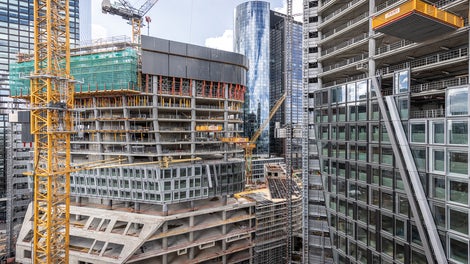 Die Zusammenarbeit zwischen PERI und dem ausführenden Bauunternehmen begann bereits frühzeitig bei der Entwicklung des Baukonzepts, um die anspruchsvolle Architektur umsetzen zu können und eine effiziente Tragwerksplanung zu ermöglichen.