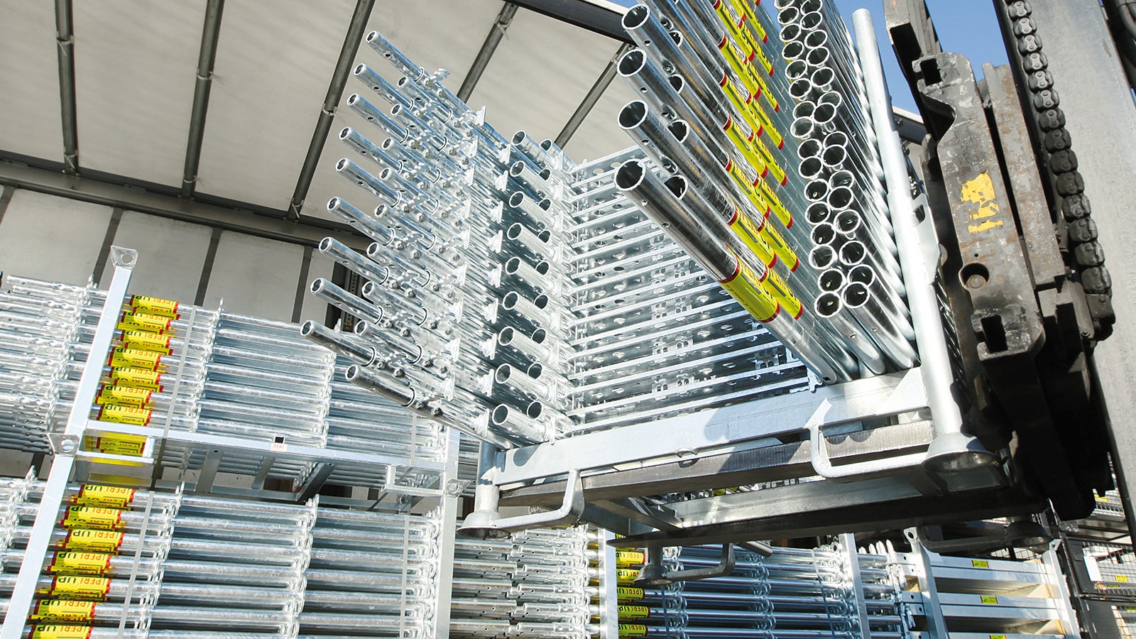 Getting everything where you need it should be easy. That is why our PERI UP solutions are designed to minimize transportation and storage costs while occupying less space.