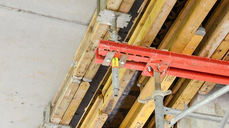 Together with PD 8 Table, UVH 50 is used as well to support the precast beams.