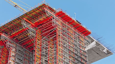 Both the superstructure formwork as well as the falsework were based on the VARIOKIT engineering construction kit.