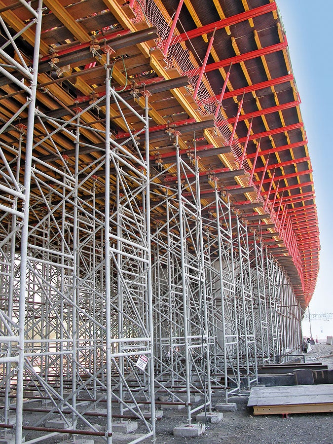Optimal height adjustment with PD 8 frames R 150 and R 110 for a bridge superstructure.<br/>