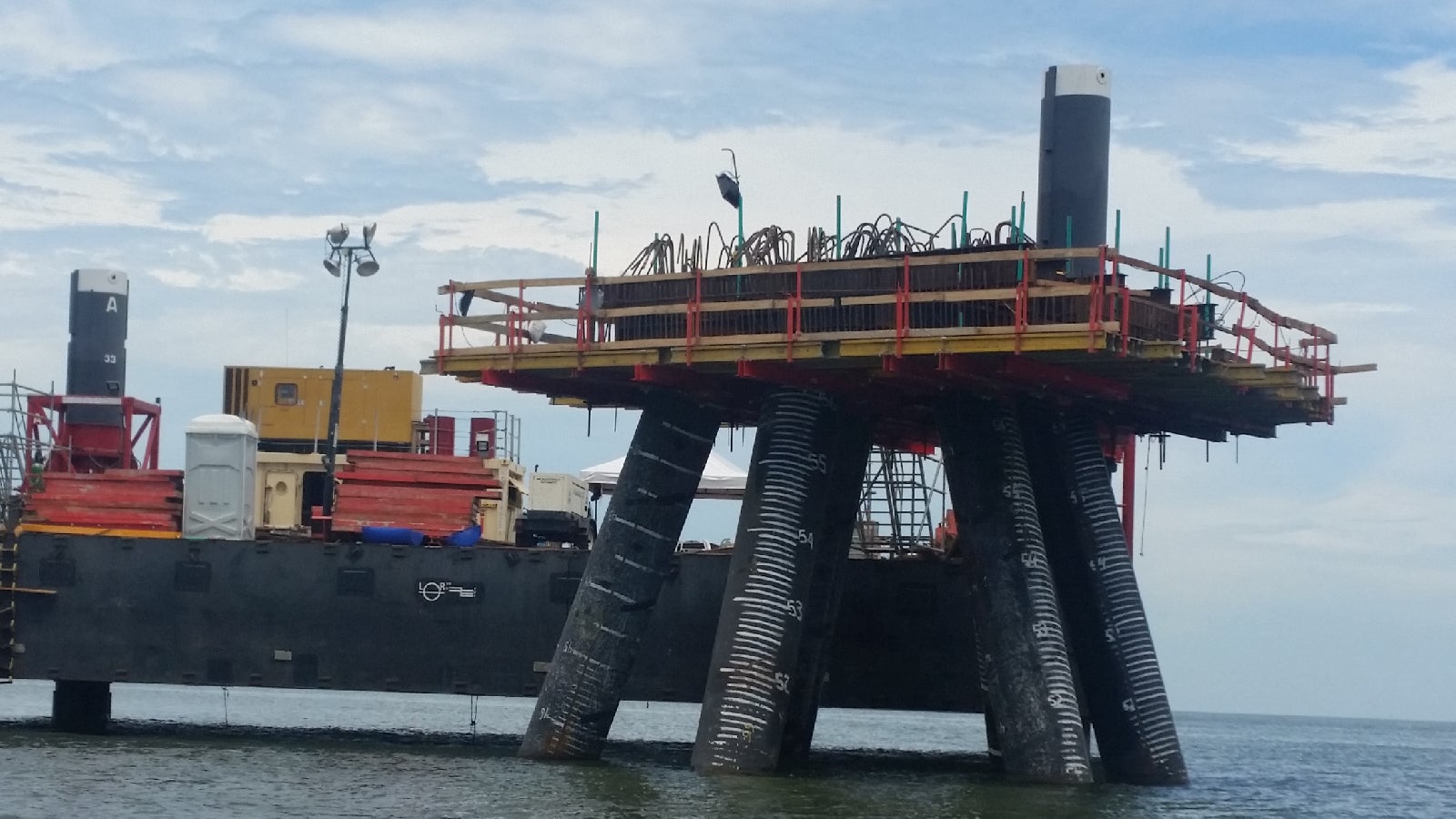 Nuestro cliente Alvarado &amp; Düring requería de un sistema de soporte que le permitiera apoyarse en los pilotes previamente hincados.