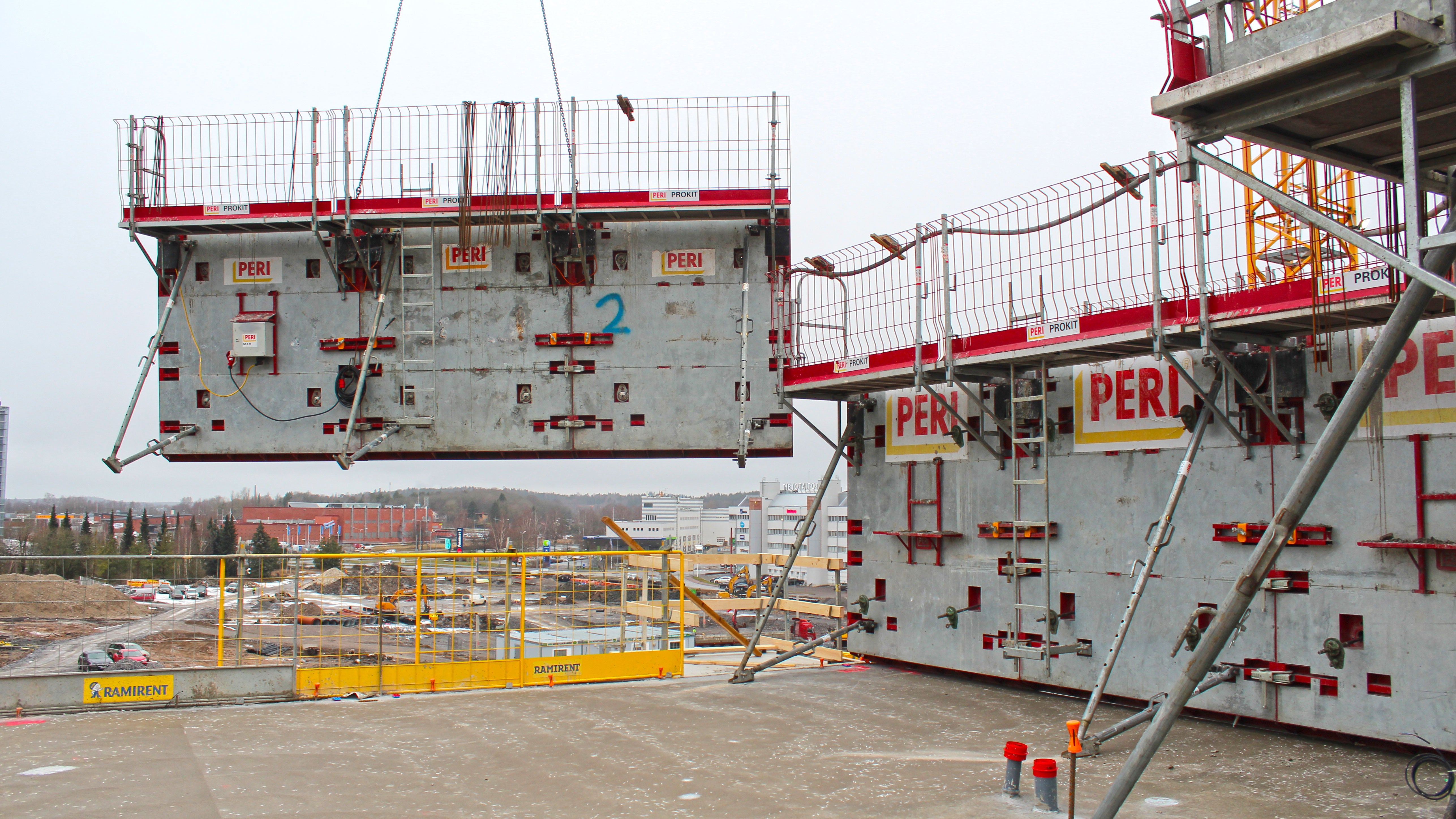 Lämmitettävässä MXH-järjestelmässä on kaikki MAXIMO:n ominaisuudet: Yksipuoleisesta sidonnasta keskitettyihin sidepulttien paikkoihin - lämmityselementeillä lisättynä. 