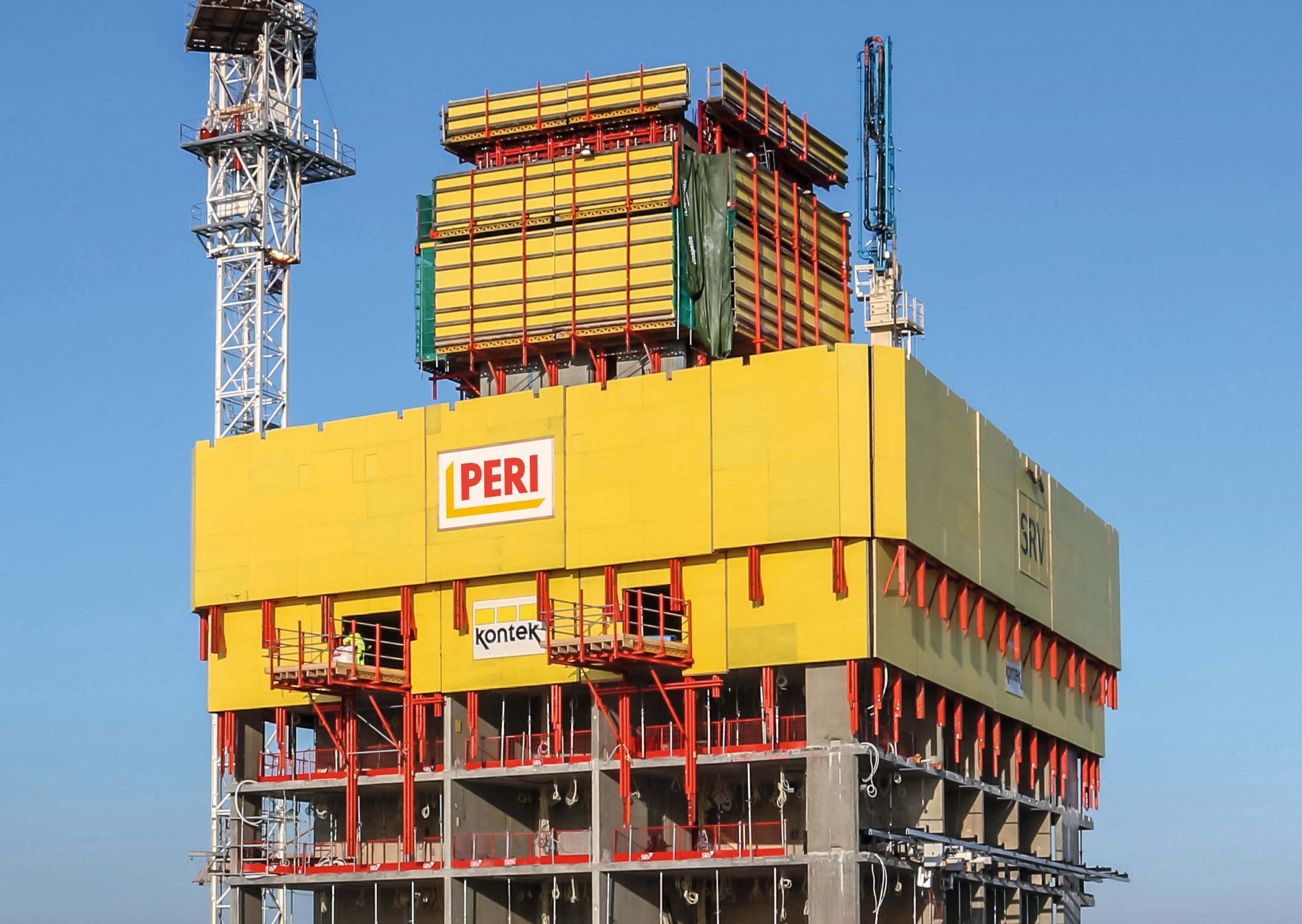 Podestové plošiny pozostávajúce zo štandardných systémových dielov slúžili ako dočasné skladovacie priestory aj na prepravu nákladu na ďalšie poschodia. Plošiny sa dali variabilne umiestniť kdekoľvek na budove. 