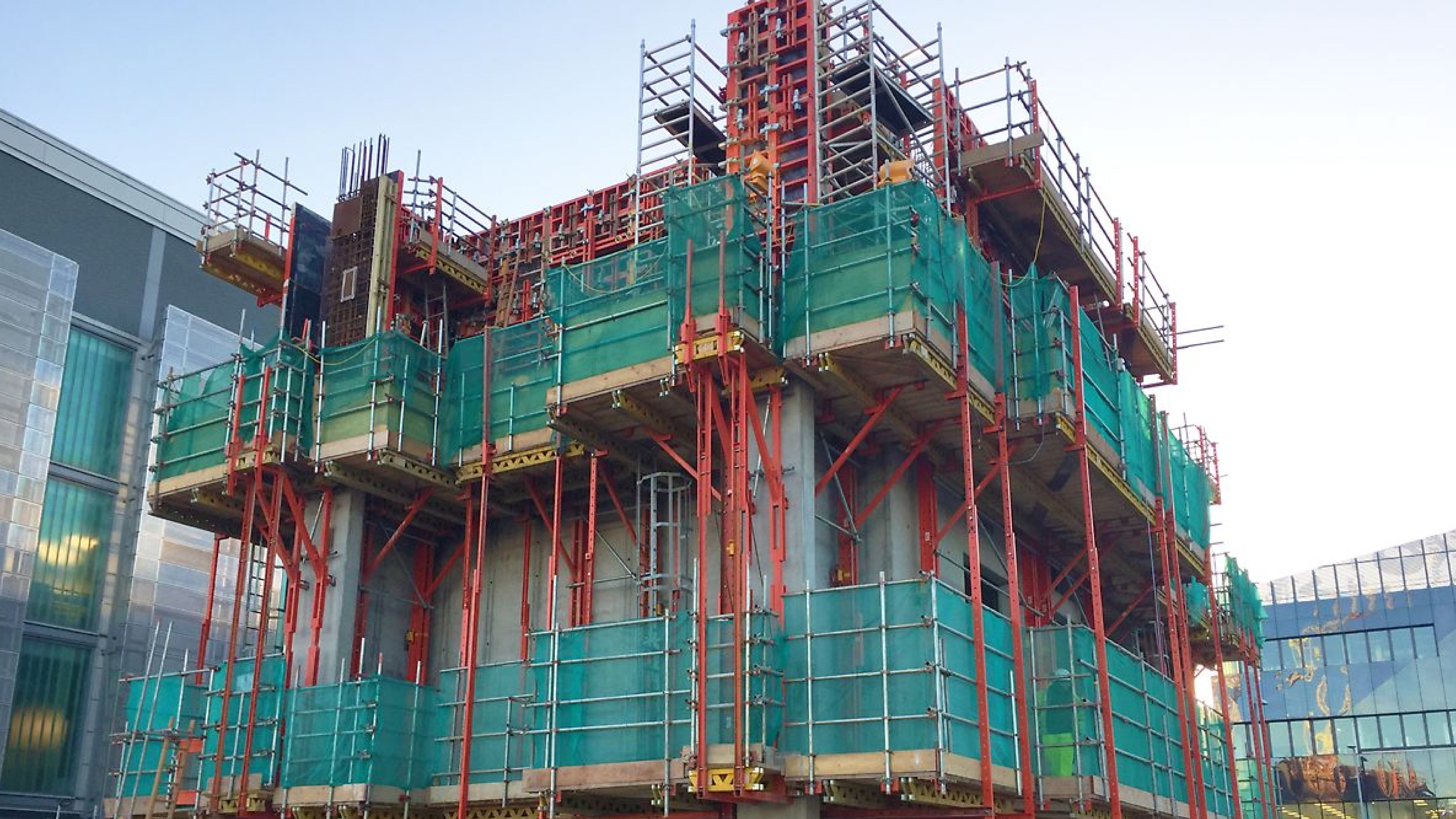 Project-specific formwork ascends on MECD’s irregular-shaped cores.