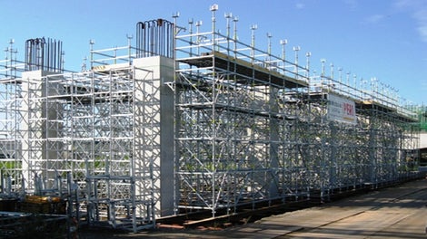 北海道新幹線工事、大野新道橋りょう工事<br/>【ドイツ最新鋭型くさび式保工 PERI－UP ロゼット・STR 100】<br/> 