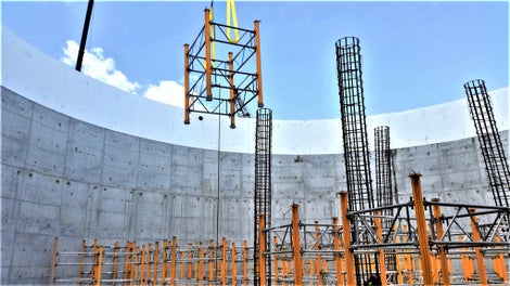 RUNDFLEX was used to form the round walls of the digester tanks and 42&#039; tall stacked MULTIPROP were used to support the slab formwork. 