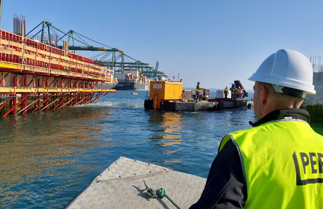 Renovação do Cais 4TMS em Terminal de Movimentação de Liquefeitos Criogénicos